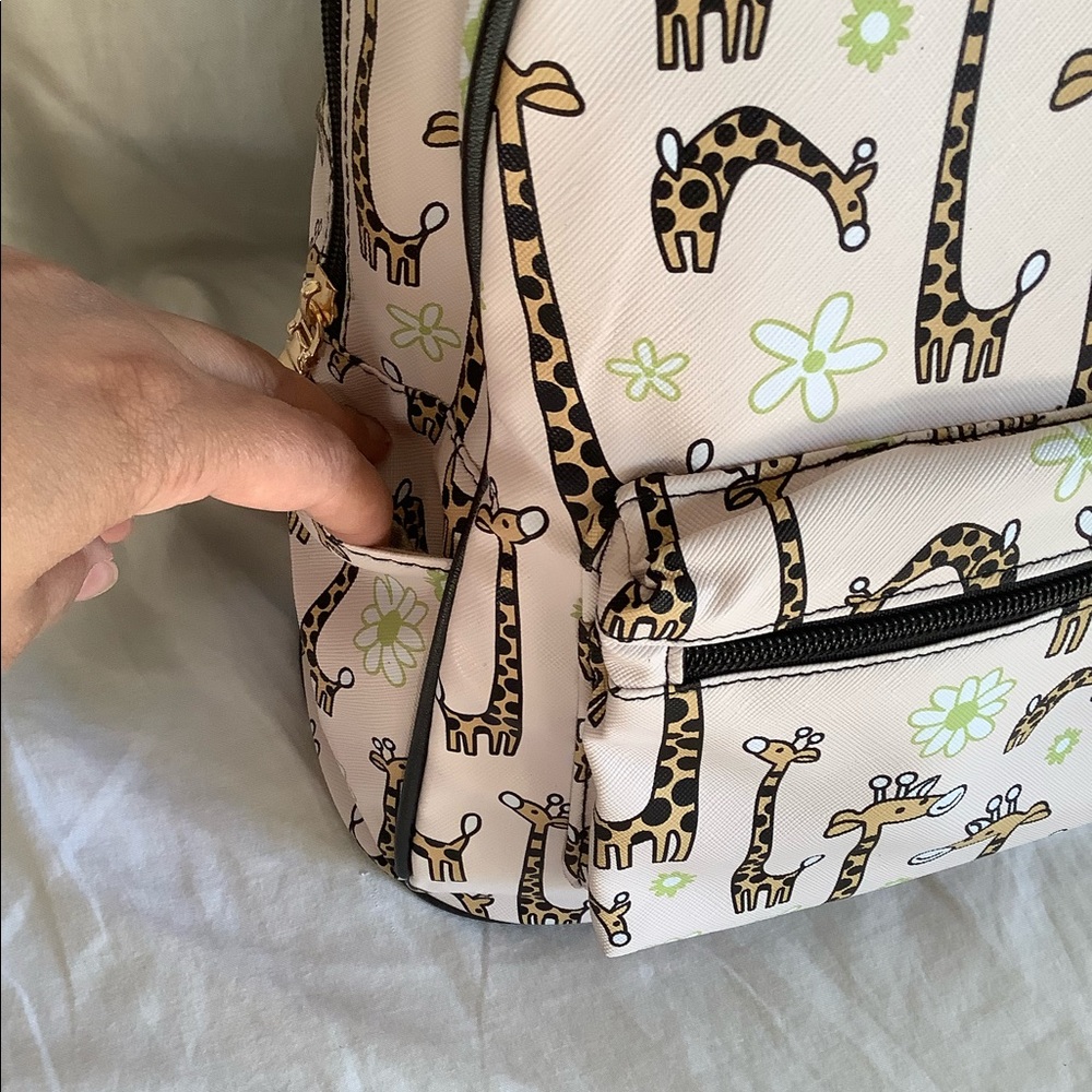 💥HP 💥 🆕 BEIGE GIRAFFE  MINI BACKPACK GIFT 🦒 - Picture 5 of 8